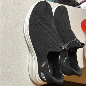 NWT MENS Black Skechers Swift Fit Hands Free Memory Foam Slip On size 10